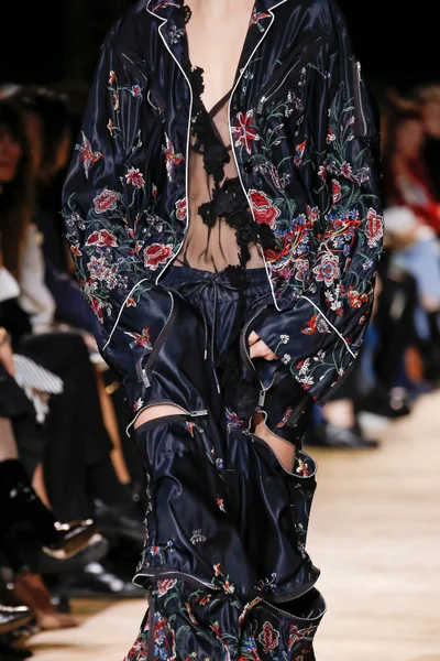 Look 2
